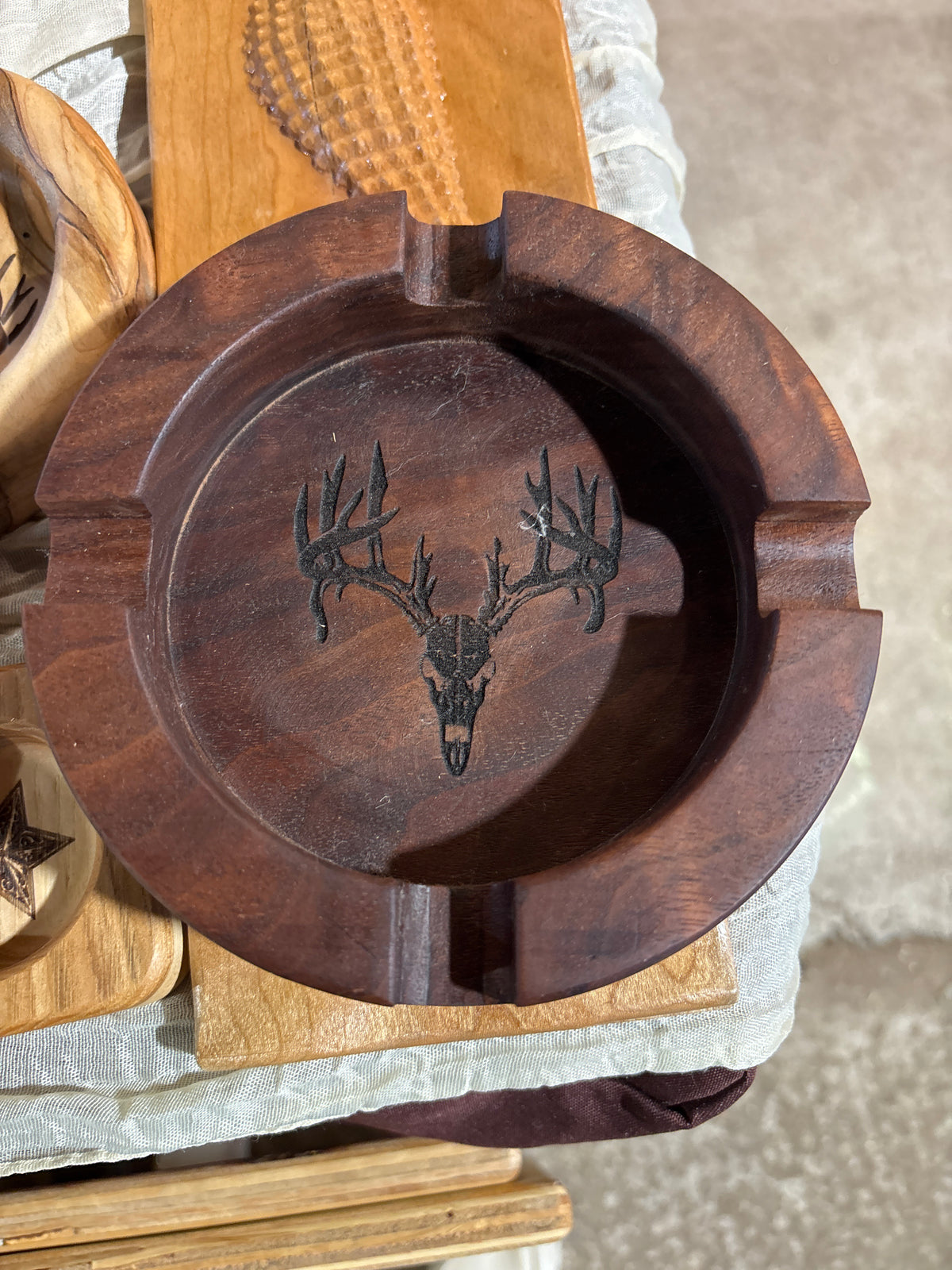 Cigar Ash Tray Walnut Deer