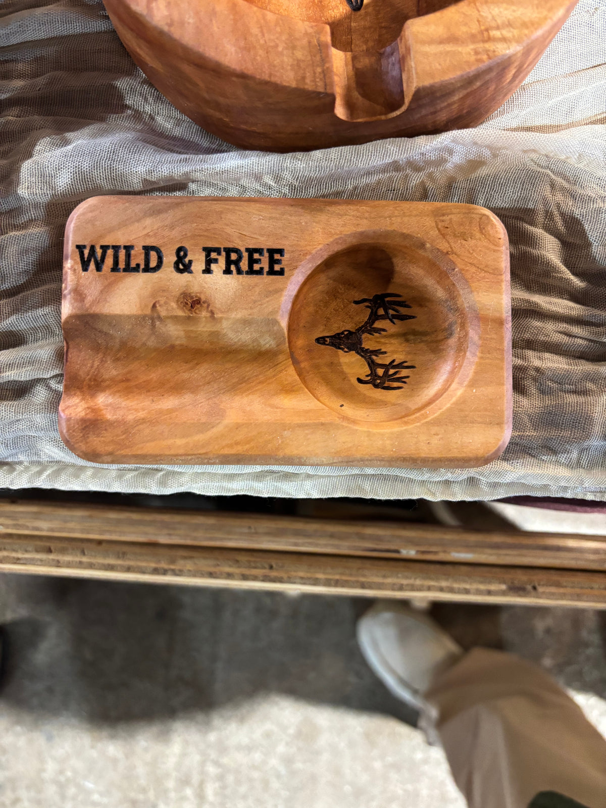 Cigar Rest Maple Deer